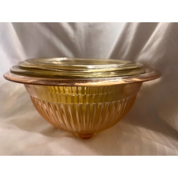 Vintage Glass Mixing Bowls 
Pink Large - Picture 3 of 8